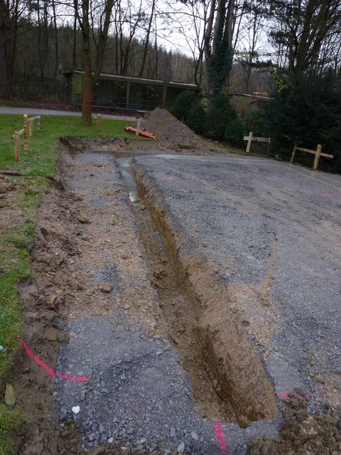 Der Neubau am 6.12.2011 der neuen Vogelvoliere im Freizeitzentum Biebertal Lendringsen.