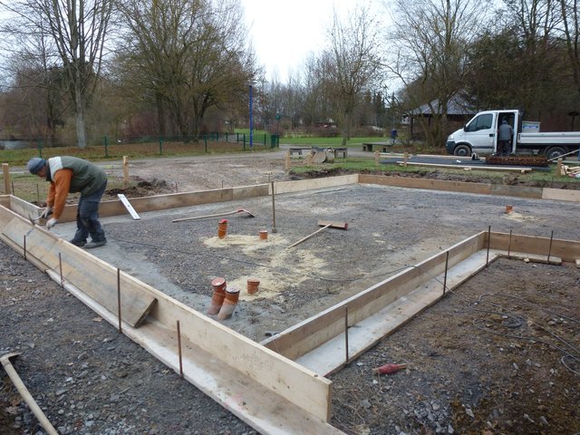 Der Neubau am 8.12.2011 der neuen Vogelvoliere im Freizeitzentum Biebertal Lendringsen.