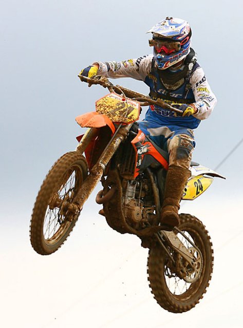 Nick Sauermann flog im vergangenen Jahr noch beim Amateur-Motocross in Steinstrass über die Sandhügel