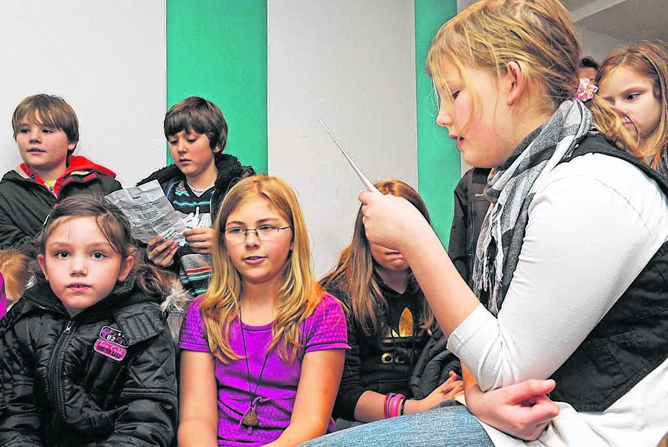 Die Liedtexte sitzen bereits. Anfang Januar ziehen die Kinder und Jugendlichen dann als Sternsinger durch die Straßen der Gemeinde.