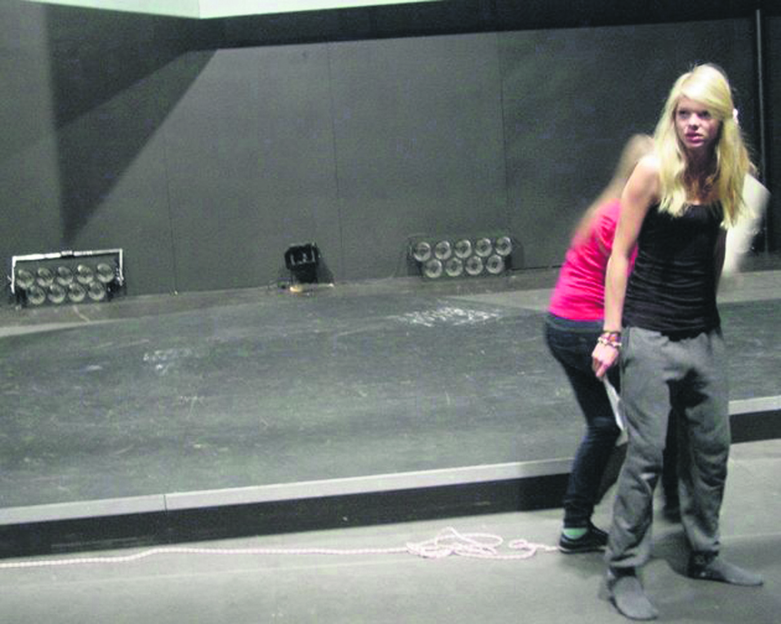 Jugendliche bringen „Virtuelle Welten“ auf die KJT-Bühne.