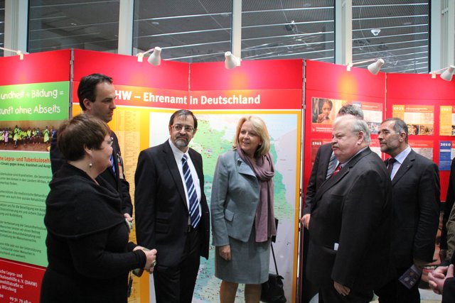 DAHW-Präsentation: Michael Scheffler und Ministerpräsidentin Hannelore Kraft