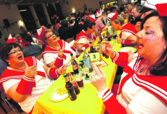 Die Narren amüsierten sich beim Familienkarneval prächtig. Foto: Kappi
