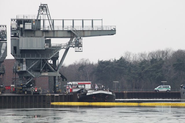 Feuerwehr und Polizei am Hafen Bergkamen.