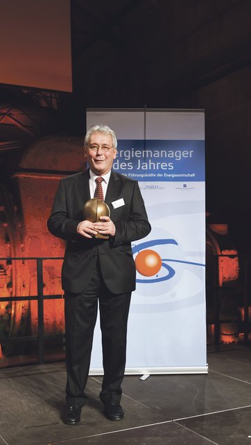 „Durch die Aktivitäten von Bernd Wilmert wurden die kommunalen Kräfte als Gegengewicht zu den großen Energiekonzernen in Deutschland gestärkt", lobte Christian Held bei der Preisverleihung Bernd Wilmert, den Energiemanager des Jahres.
