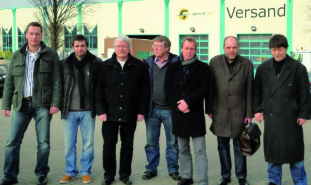 Mario Uphoff (stell. Betriebsratsvorsitzender), Zoran Ilceski (Betriebsratsvorsitzender), Ulrich Schulte-Wieschen (SPD Fraktionsvorsitzender Bezirk IV), Karel Heinz Kirchner (Bezirksvertretung V), SDP Ratsherr Friedhelm Klix, Uwe Verwohlt (stell. Bezirksleiter IG BC Duisburg) und Betriebsratsmitglied Cemal Ayas: Sie alle wollen sich für den Erhalt des Standortes und der Arbeitsplätze dort stark machen.