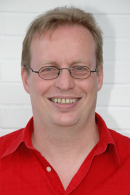 Moderator Heinz Rothfuß vom Bündnis „Essen steht auf:
„Das Problem hat sich nicht verkleinert, sondern lediglich verlagert. So ist das provokante Dealen zwar nicht mehr an der Hauptkreuzung Altendorfer-/Helenenstraße zu beobachten. Allerdings findet der Handel nun in die Nebenstraßen Markt statt.“