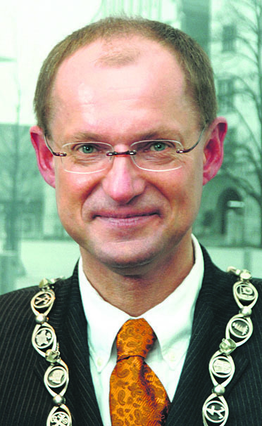 Bürgermeister Ulrich Roland dankte allen Gladbecker Bürgern, die sich an dem Ratsbürgerentscheid beteiligt haben.
