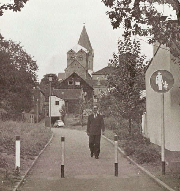 So sah die heutige Abteistrasse in Essen-Werden in den 50er Jahren aus