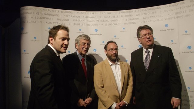 Jimmy Wales (2. v.re) war der berühmte Gast der Stiftung Mercator