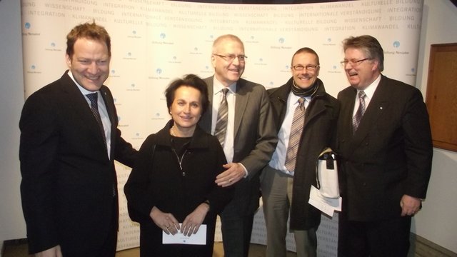 Unter den Gästen Michael Vesper - Generaldirektor des Deutschen Olympischen Sportbundes (DOSB) (Mitte)