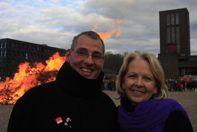 Vor dem Feuer ein beliebtes Fotomotiv
