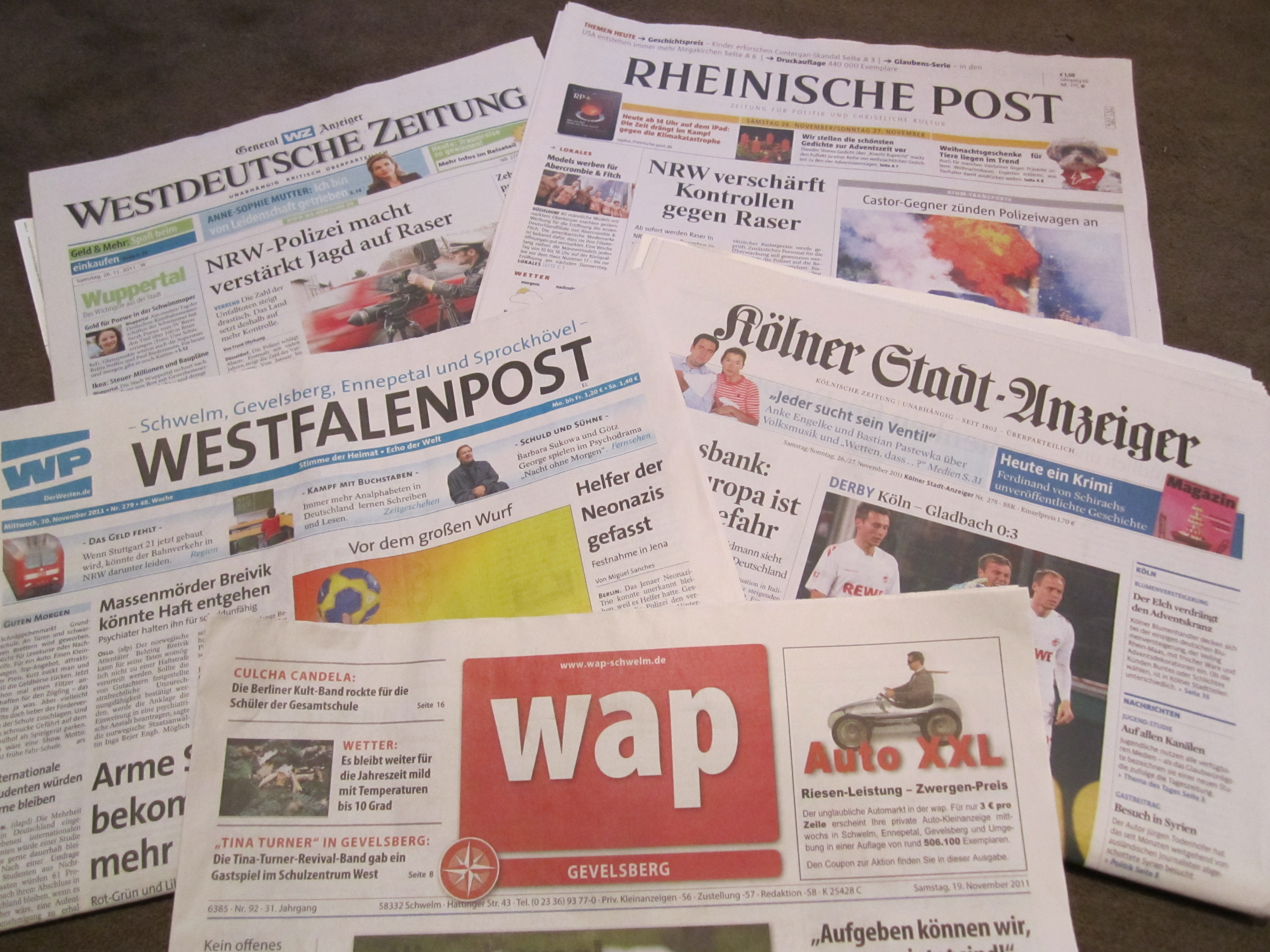 Zeitungstitel als Papierausgaben