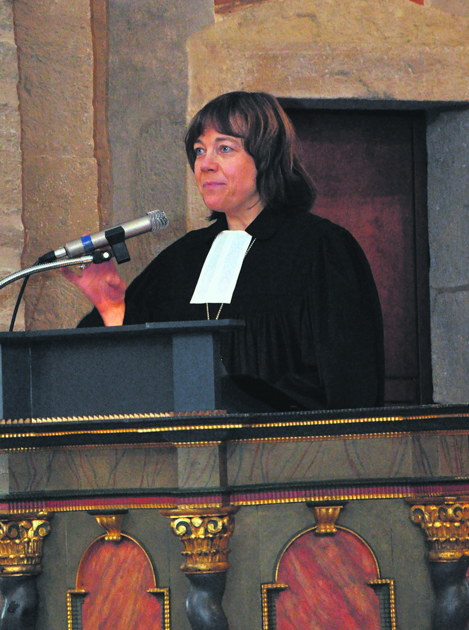 Präses Annette Kurschus auf der Kanzel.