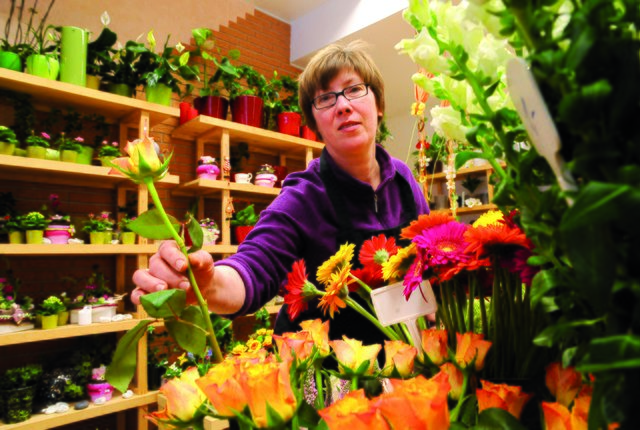 Claudia Soller in ihrem Blumen-Paradies