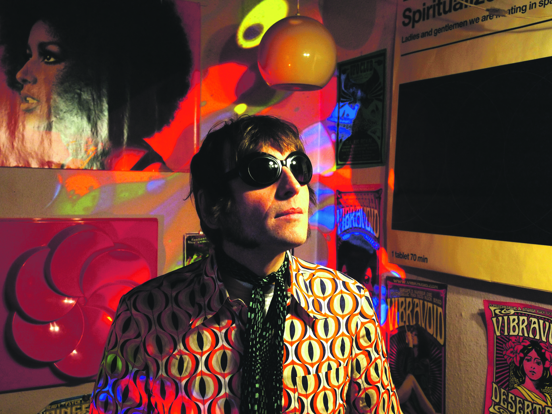 Christian Koch ist der Kopf der Düsseldorfer Psychedelic-Rockband Vibravoid. In der Szene ist die Band bekannt und erfolgreich. Foto: Ingo Lammert