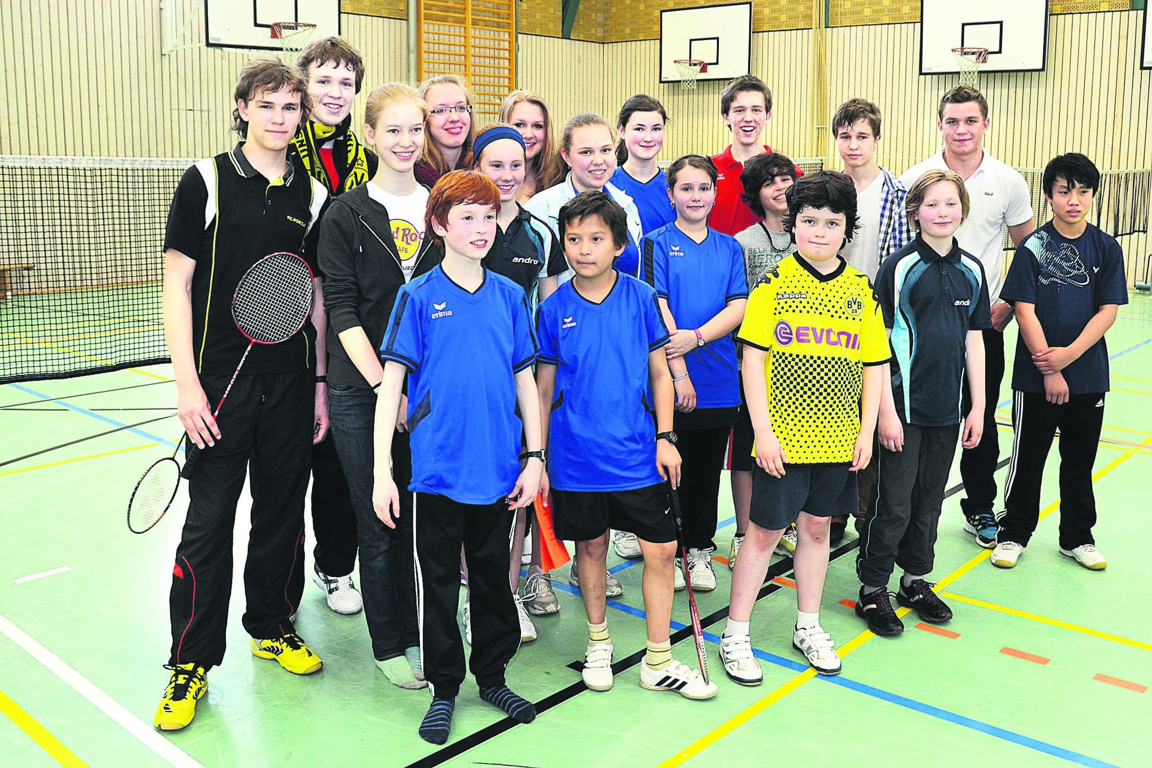 Bei den Jugendstadtmeisterschaften in der Sporthalle am Ostwall war besonders der Gastgeber SJK Saxonia erfolgreich. Die Spieler des Vereins holten 20 Goldmedaillen in 26 Wettbewerben.