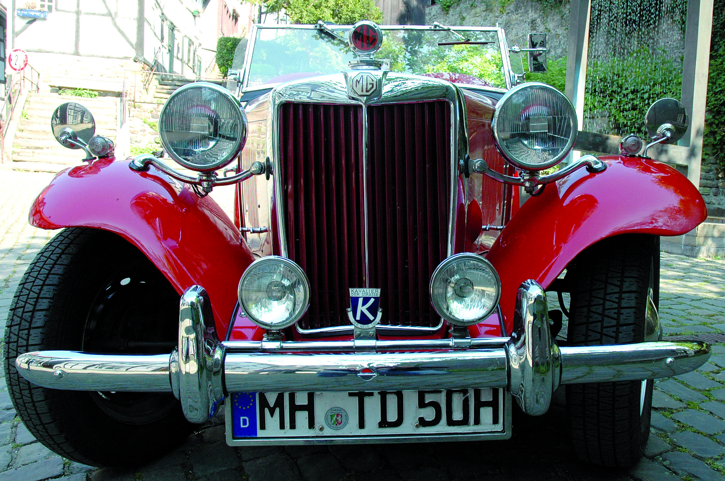 Hochglanz. Extra feingemacht wird der MG Baujahr 1950 von Peter Simon für das Oldtimertreffen in Kettwig.