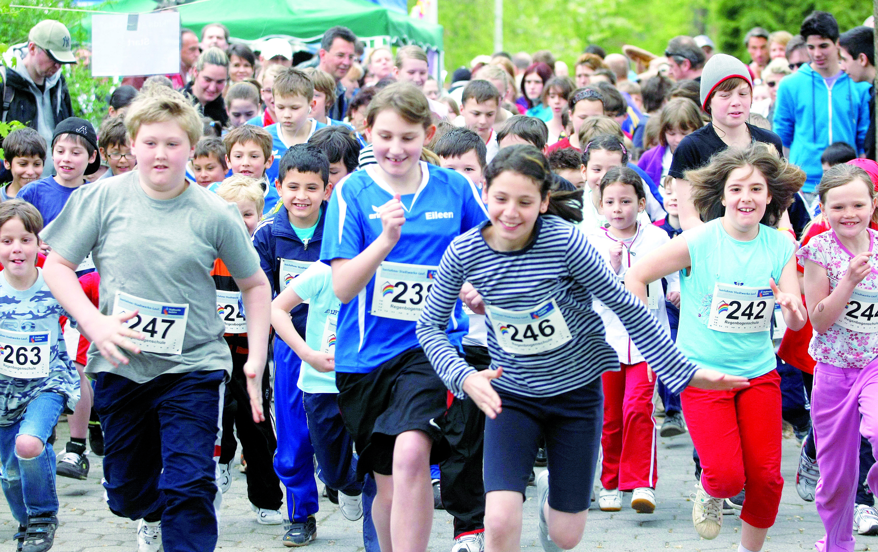 Besonders eindrucksvoll ist es, wenn der Kinderlauf im Rahmen des 24-Stunden-Laufes am Samstag um 12.30 Uhr zugunsten der eigenen Einrichtungen gestartet wird.