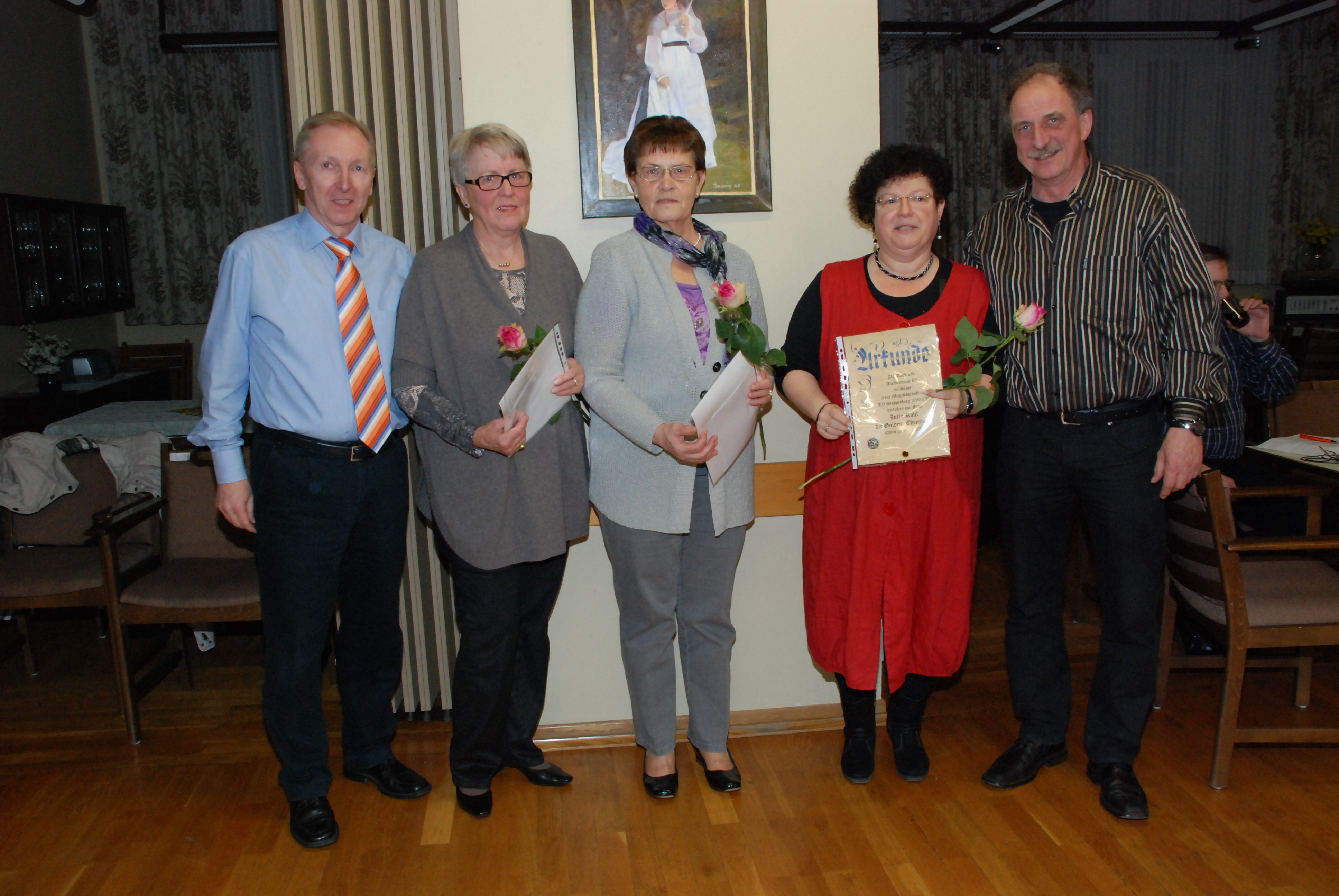 Unser Bild zeigt von links: Heinz-Werner Birkelbach (Vorsitzender), Gertrud Everz und Agnes Iwinski (25 Jahre), Jutta Ruhl (40 Jahre) sowie Günter Ruhl (stellv. Vorsitzender) Foto: Werner Nau