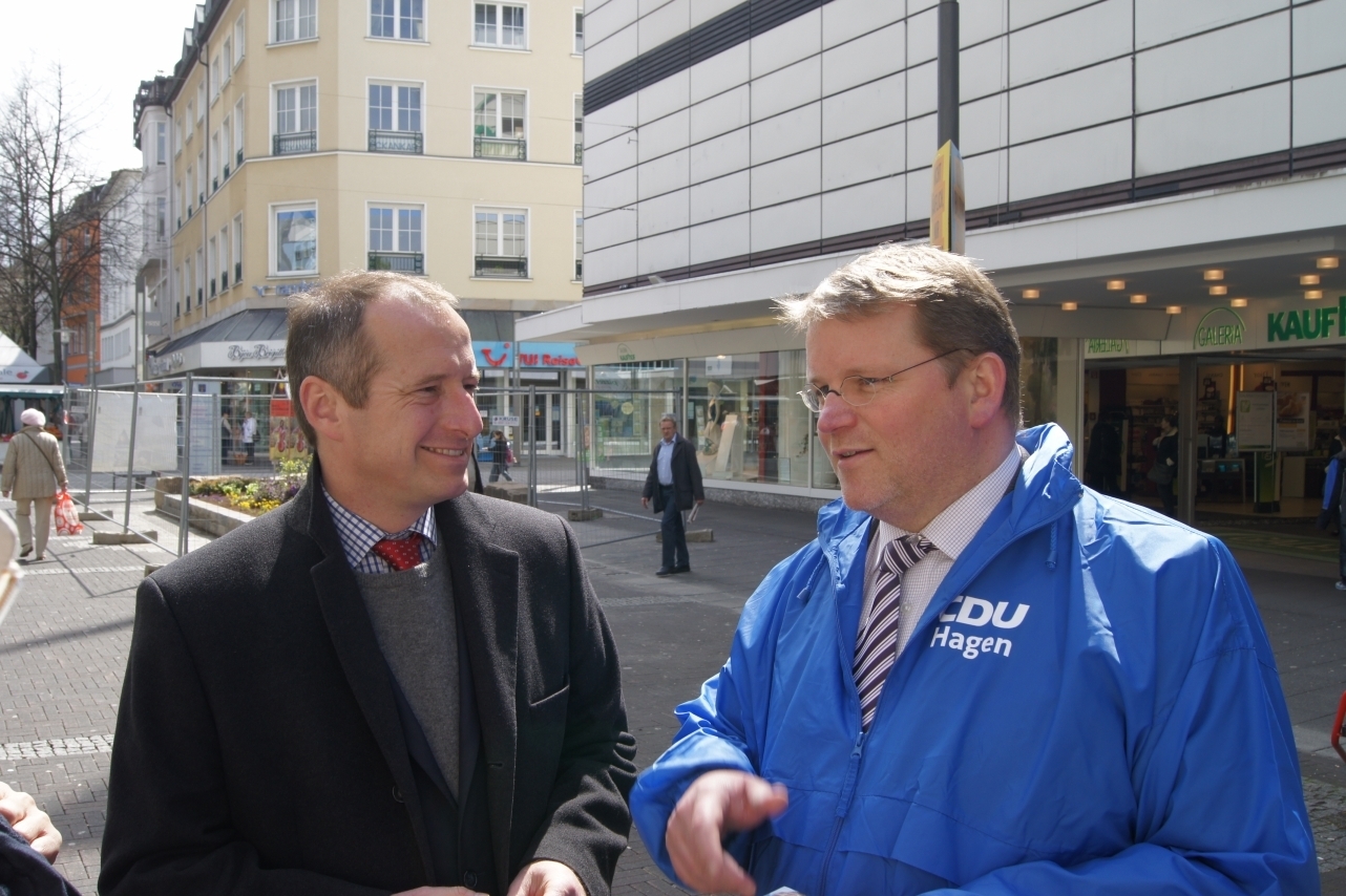 Zwei Politiker aus dem Ruhrgebiet im Gespräch - gemeinsam wollen sie in Düsseldorf die Interessen der Region vertreten