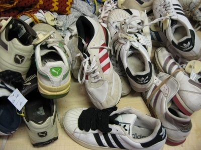 Nur eine Möglichkeit um alte Schuhe loszuwerden? Shoefiti - eine neue Form von Streetart aus den USA