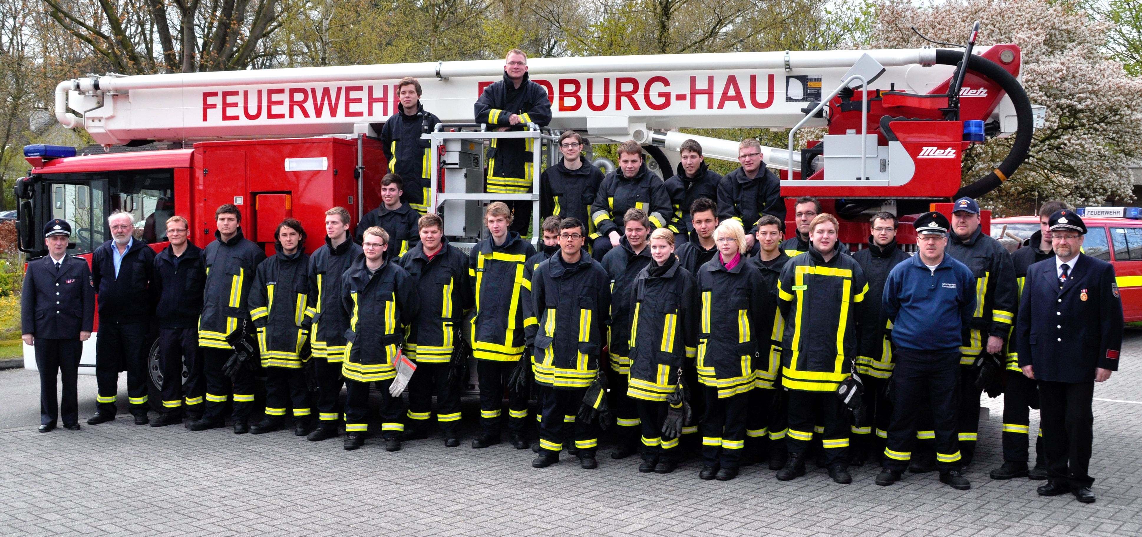 28 Feuerwehrmann-Anwärter beenden einen weiteren Teil ihrer Grundausbildung. Darunter waren Teilnehmer aus den Löschgruppen der Freiwilligen Feuerwehren Bedburg-Hau und Kalkar.