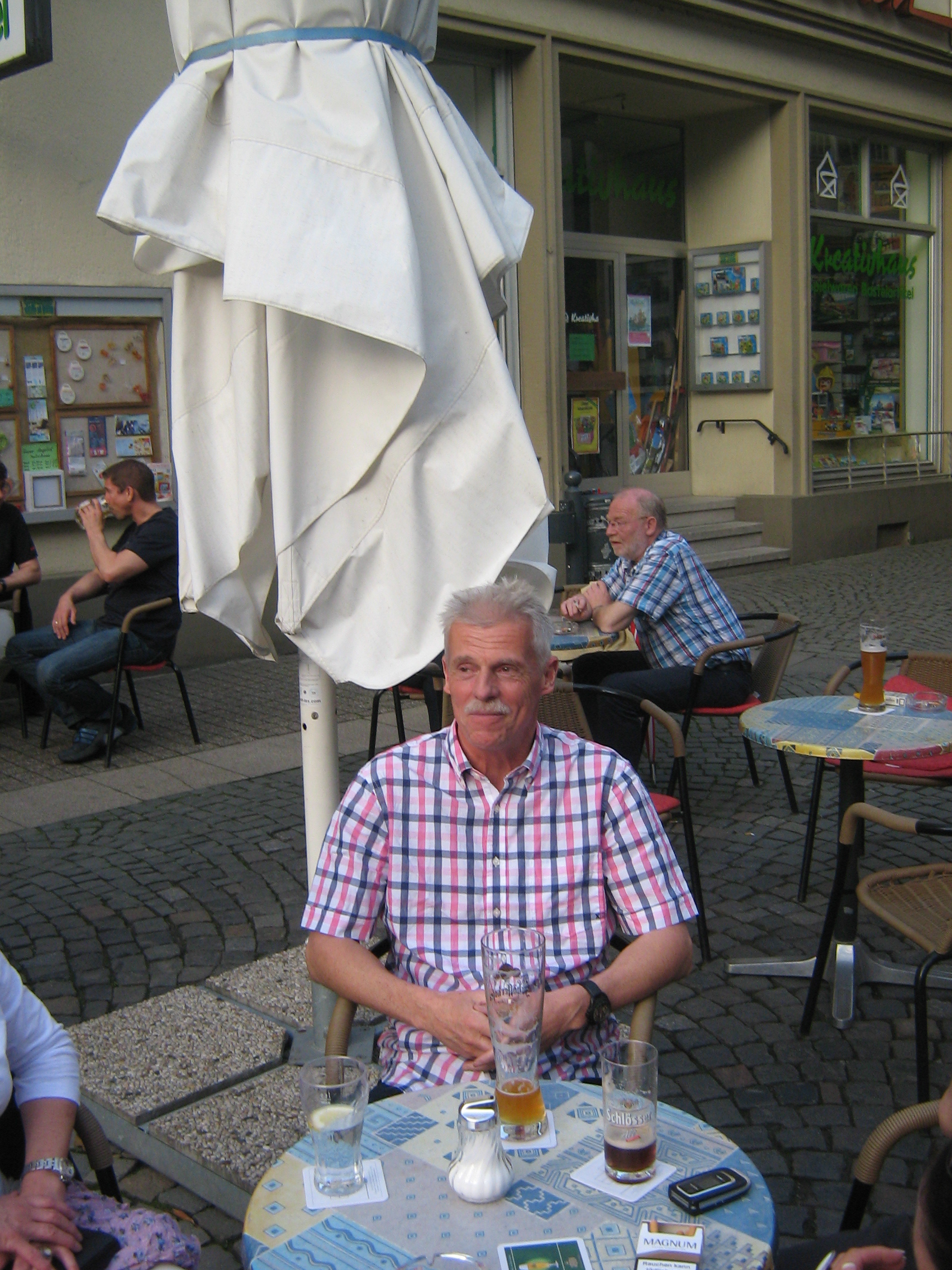 One happy camper in Hattingen who looks like Ted Danson