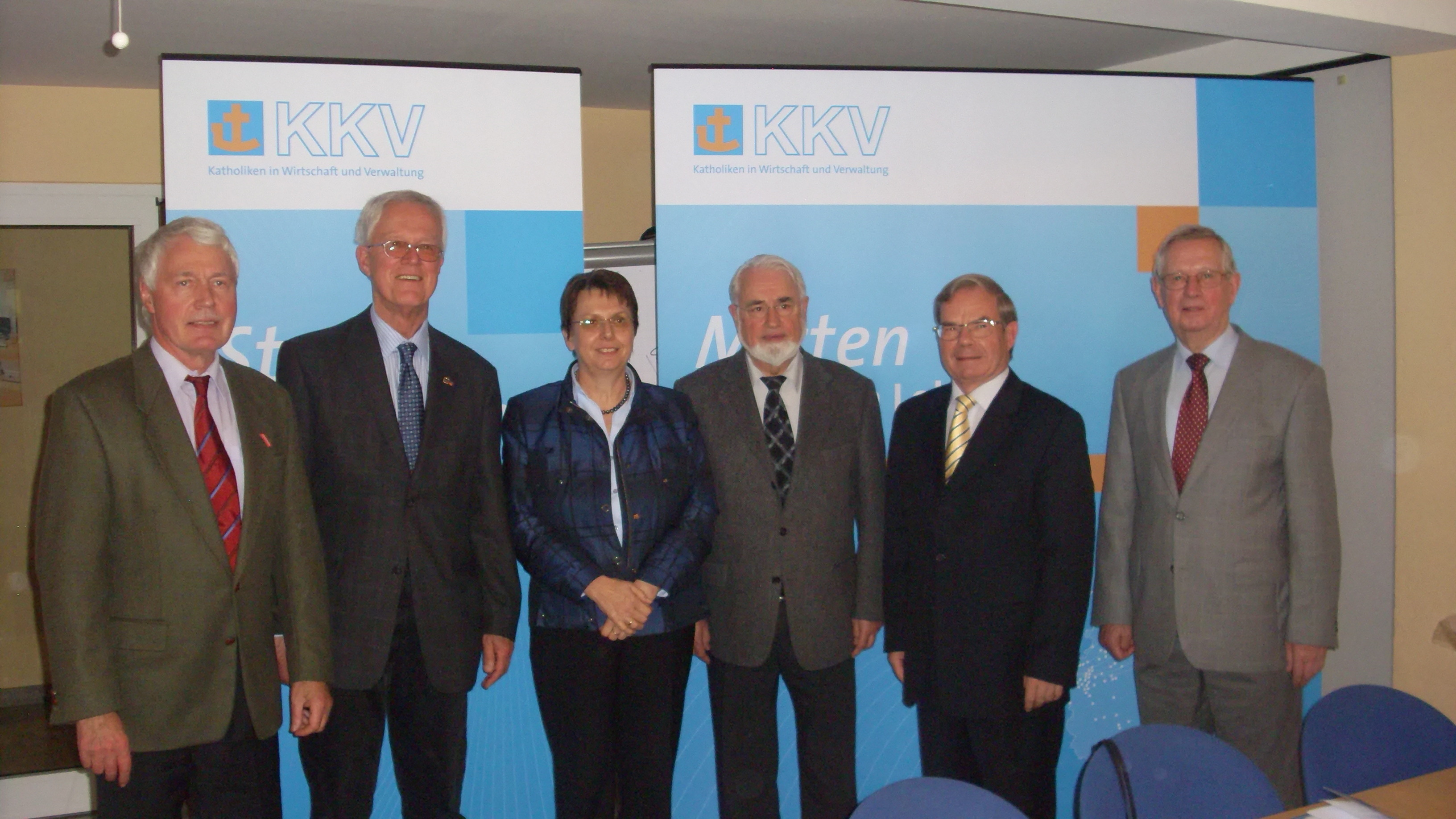Der neue Diözesanvorstand: von links Alfons Böwwer (Diözesanvors.), Hanns-Joachim Reckert, Dr. Ulrike Nienhaus (Beisitzer), Hermann-Josef Franzmann (Schatzmeister), Herbert Süß (stv. Diözesanvors.) und Franz Bellenberg (Beisitzer)