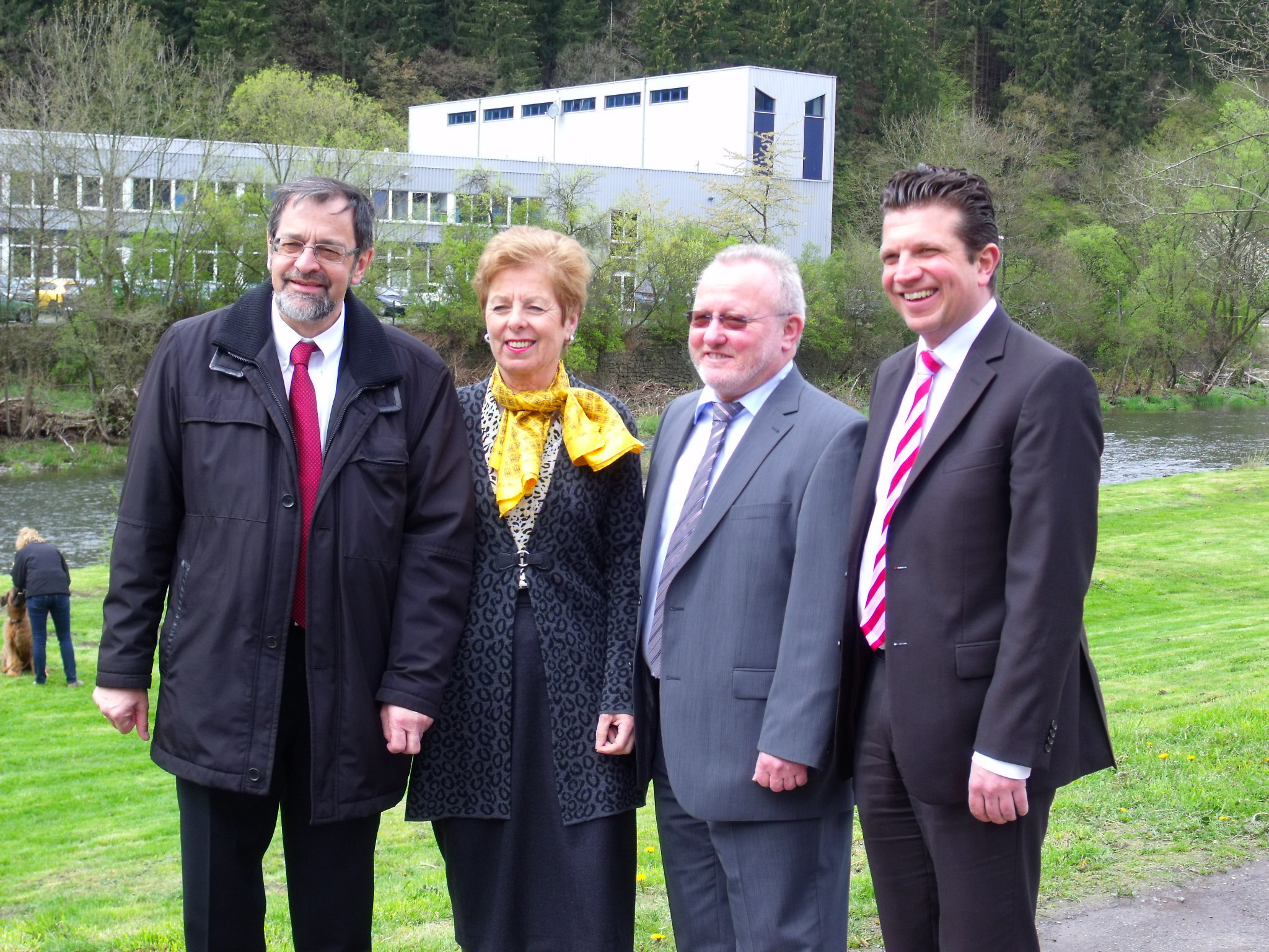 Michael Scheffler, Ministerin Dr. Angelica Schwall-Düren, Bürgermeister Siegfried Griebsch und Gordan Dudas in Werdohl