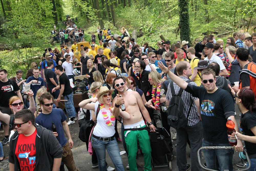 Soooo voll war es am Wildpark Cappenberg: Tausende feierten fröhlich.