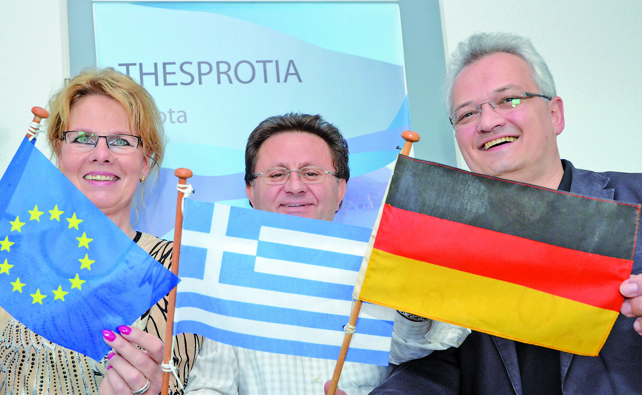 Heute werden die Unterschriften im Rathaus von Igoumenitsa geleistet. Bürgermeister Stefan Freitag und Amtskollege Georgios Katsinos besiegeln heute gemeinsam mit Vertretern des Vereins „FILIA Velbert“ (Foto) die Städtepartnerschaft.