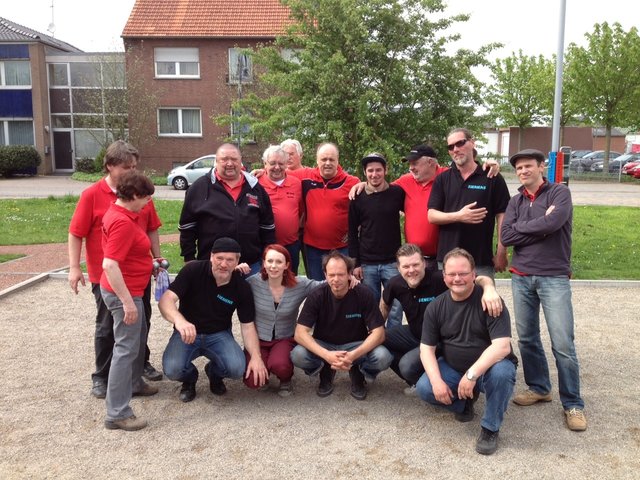Die Teams : Geldern-Pont ( in Rot ) und SV Siemens