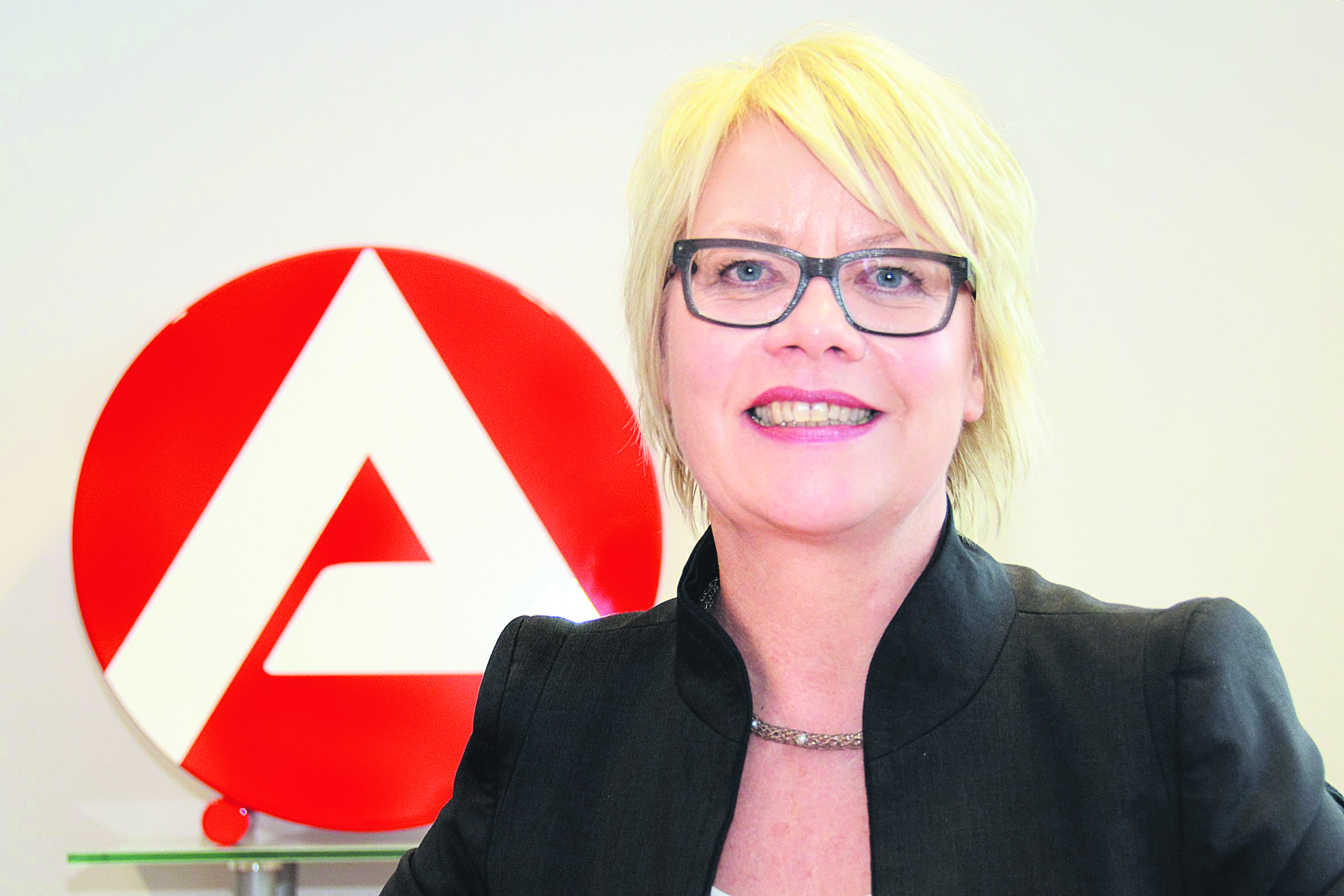 Wer noch keinen Azubi oder Ausbildungsplatz hat, sollte seine Suche jetzt breiter aufstellen, rät die Leiterin der Arbeitsagentur Astrid Neese.