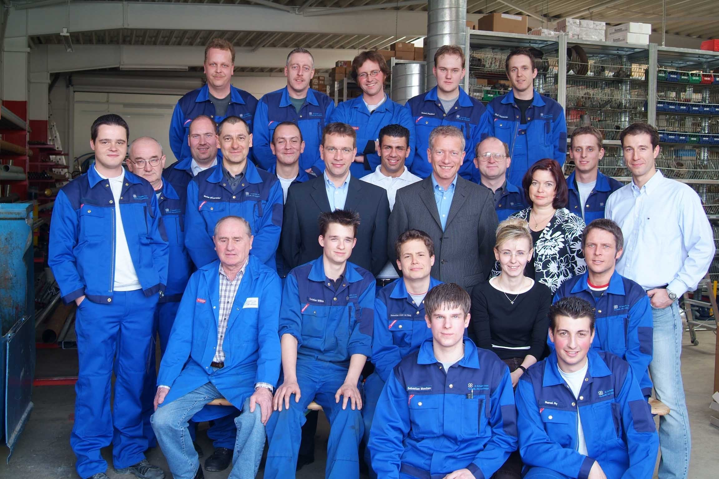 Zufrieden mit dem Chef: Das Team von Norbert Schalm.