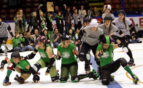 Roller Derby - Digging the Grave - The Devils Rejects vs Graveyard Queens