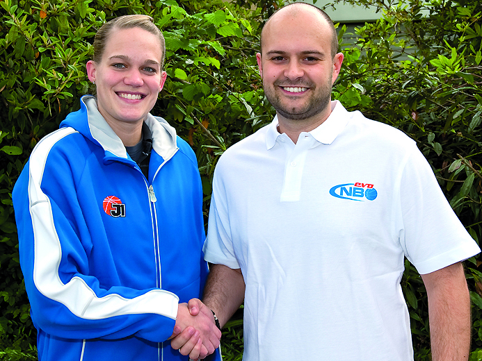 Kapitänin Sarah Austmann bleibt an Bord - sehr zur Freude des neuen Cheftrainers Predrag Lukic. Foto: privat
