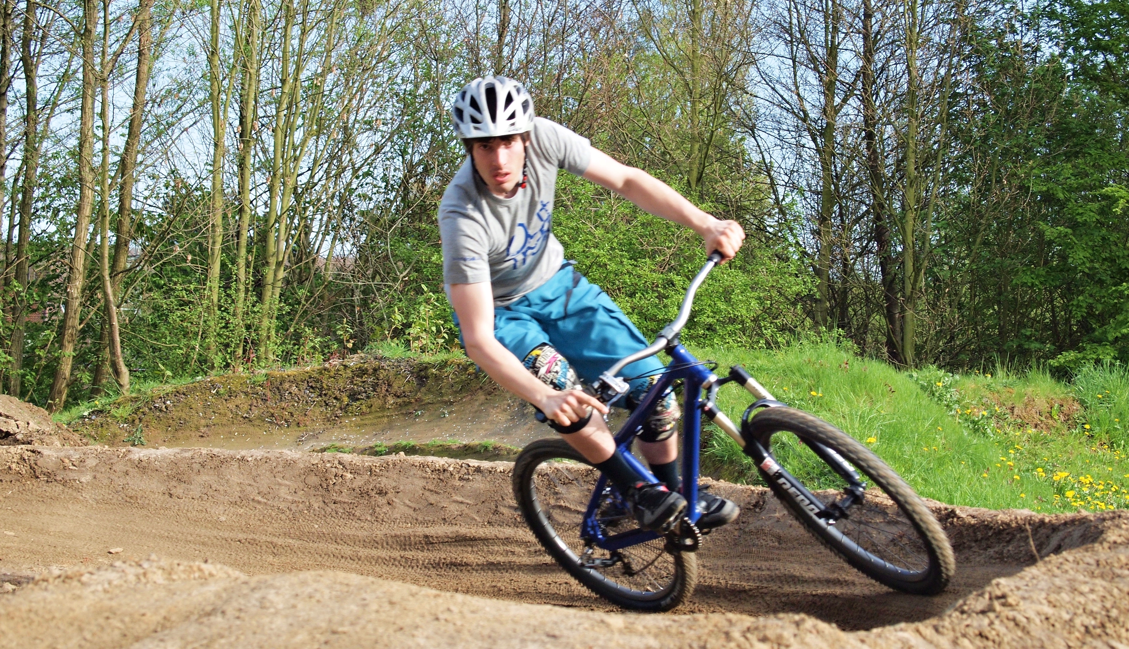 Matthias Kooke hat Spaß auf dem Pumptrack themomentum.500px.com