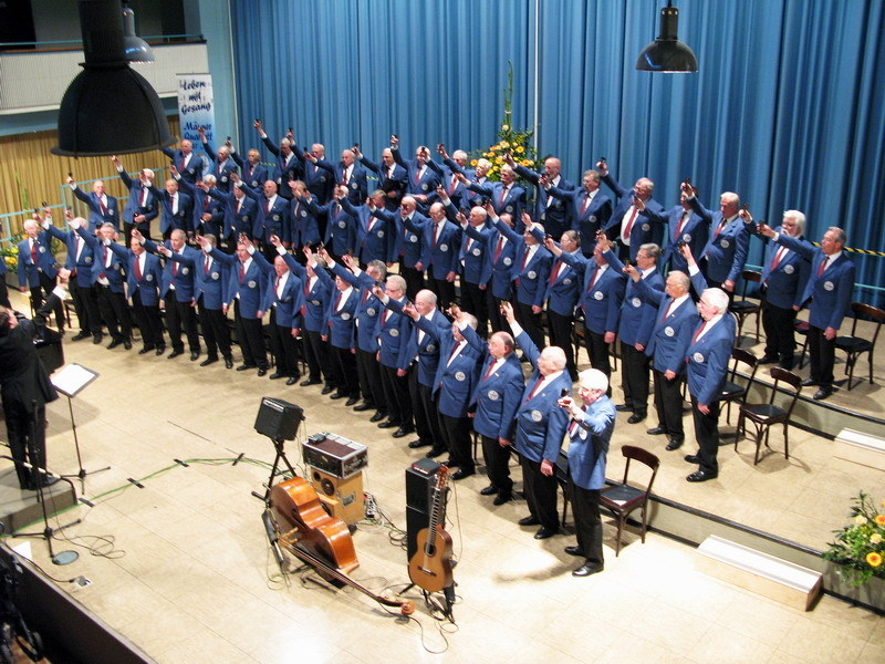 Männer Quartett im Rausch