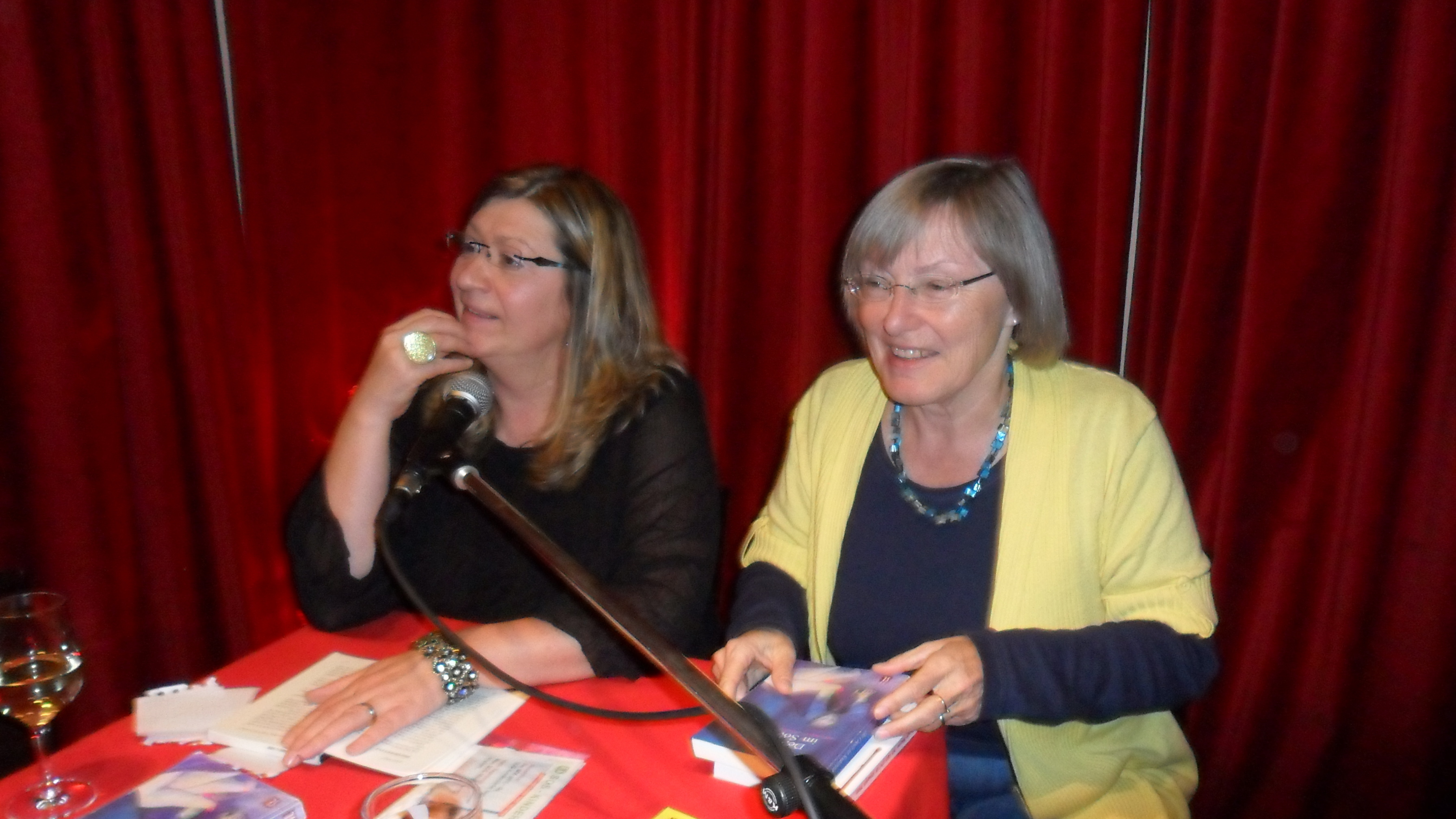 Die „Bloody Marys“ Heike Wulf und Eva Encke