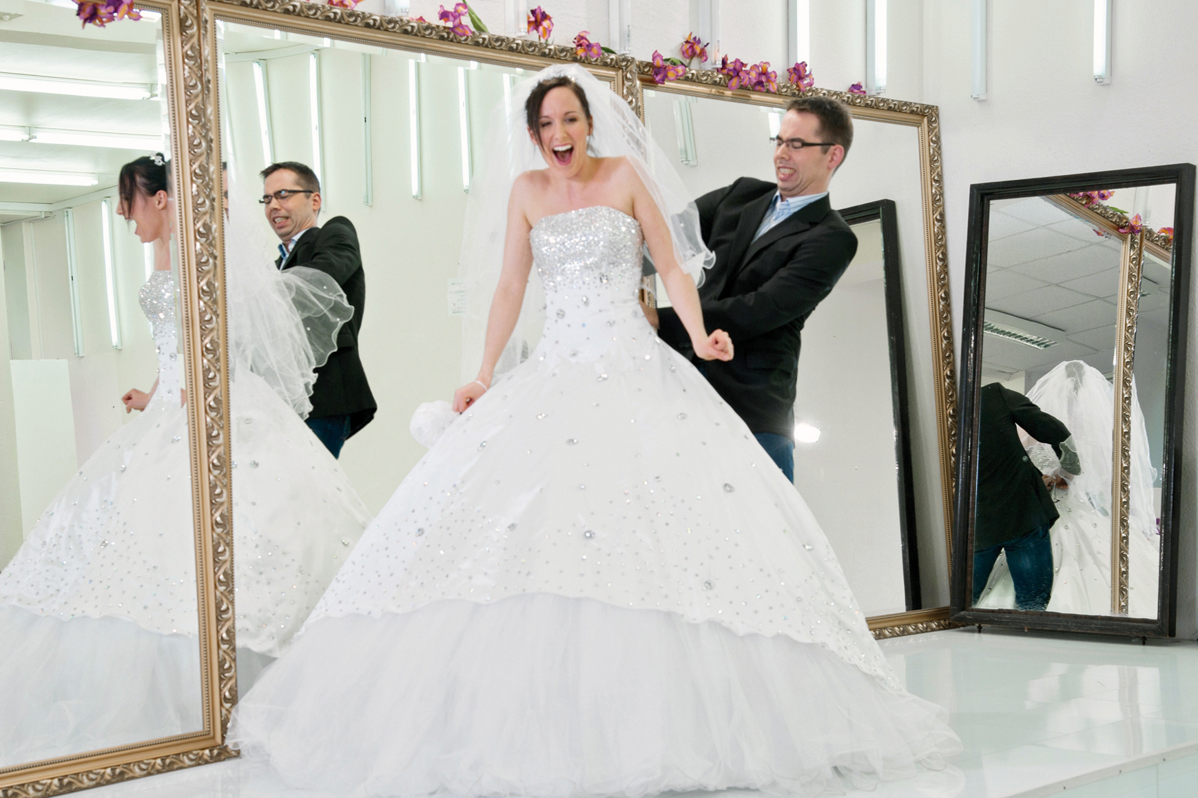 Anett Fritsch (Susanna) und Adam Palka (Figaro) posieren schon einmal für „Le Nozze di Figaro“. Die Mozart-Oper feiert im Dezember Premiere in Düsseldorf.