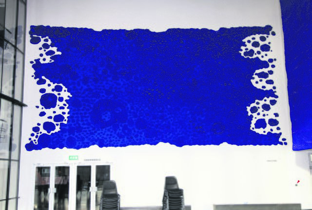 Die "Schwämme" von Yves Klein sind seit mehr als 50 Jahren der Innenraum-Schmuck des Musiktheaters im Revier. Foto: Ralf Nattermann