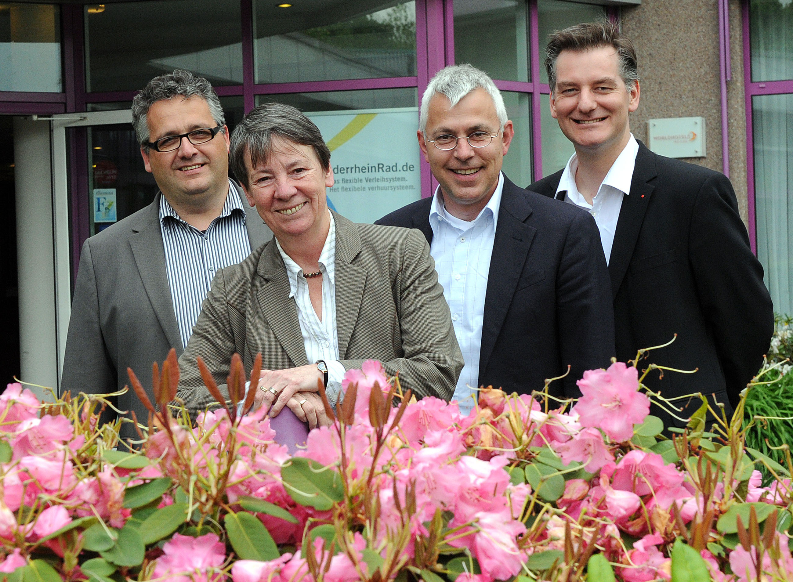 Christian Nitsch, Barbara Hendricks, Norbert Killewald und Bodo Wißen hatten zur Wahlanalyse geladen. Fotos: Heinz Holzbach