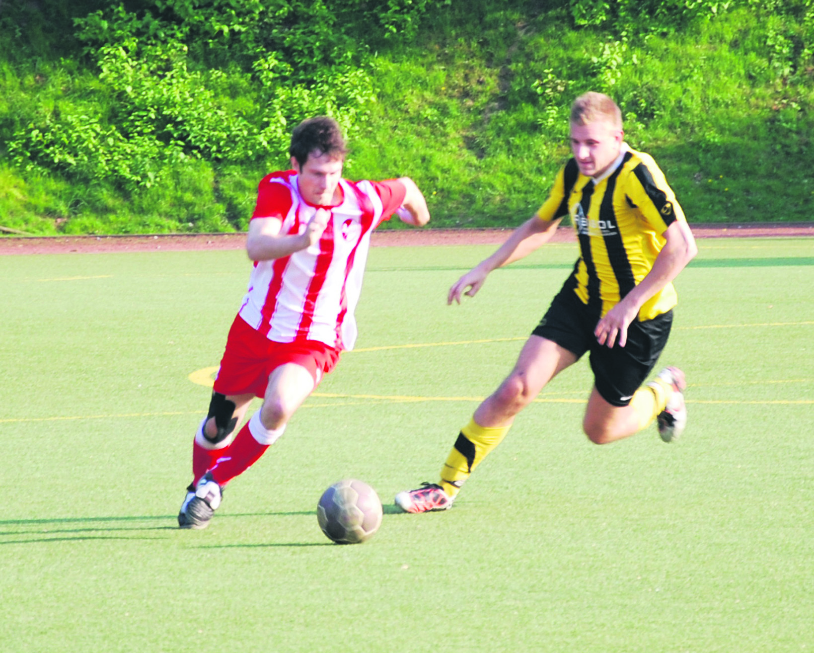 Christian Baron (links) erzielte in den letzten drei Spielen fünf Treffer für den SV Höntrop. FOTO: Peter Mohr