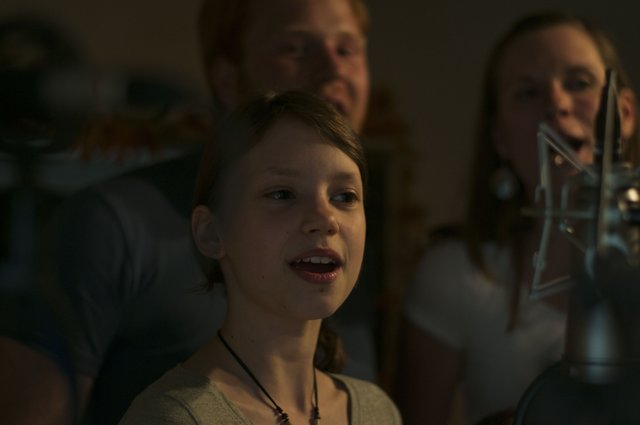 Sophie Schlüter (12) singt im Chor der Hühner mit.