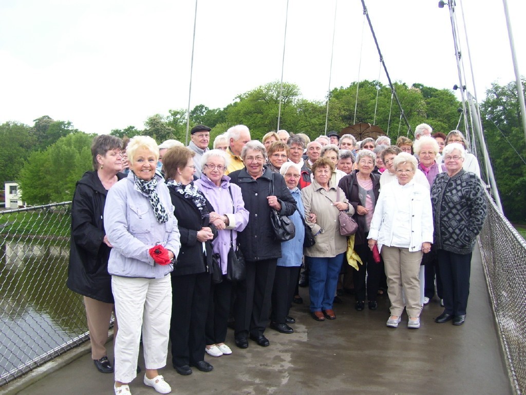 Auf der Fußgängerbrücke über die Weser