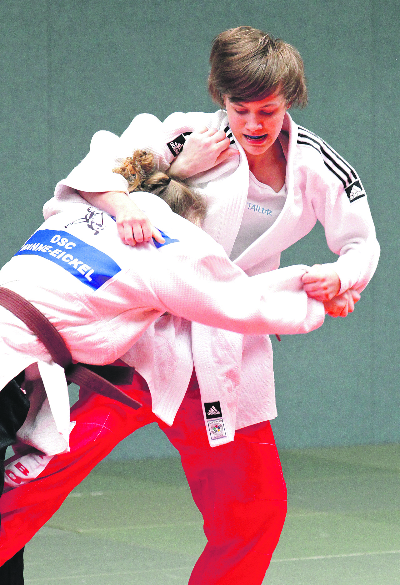 Judoadlerin Dagmar Götz (re.) siegte nach einem spannenden Duell per Ippon.