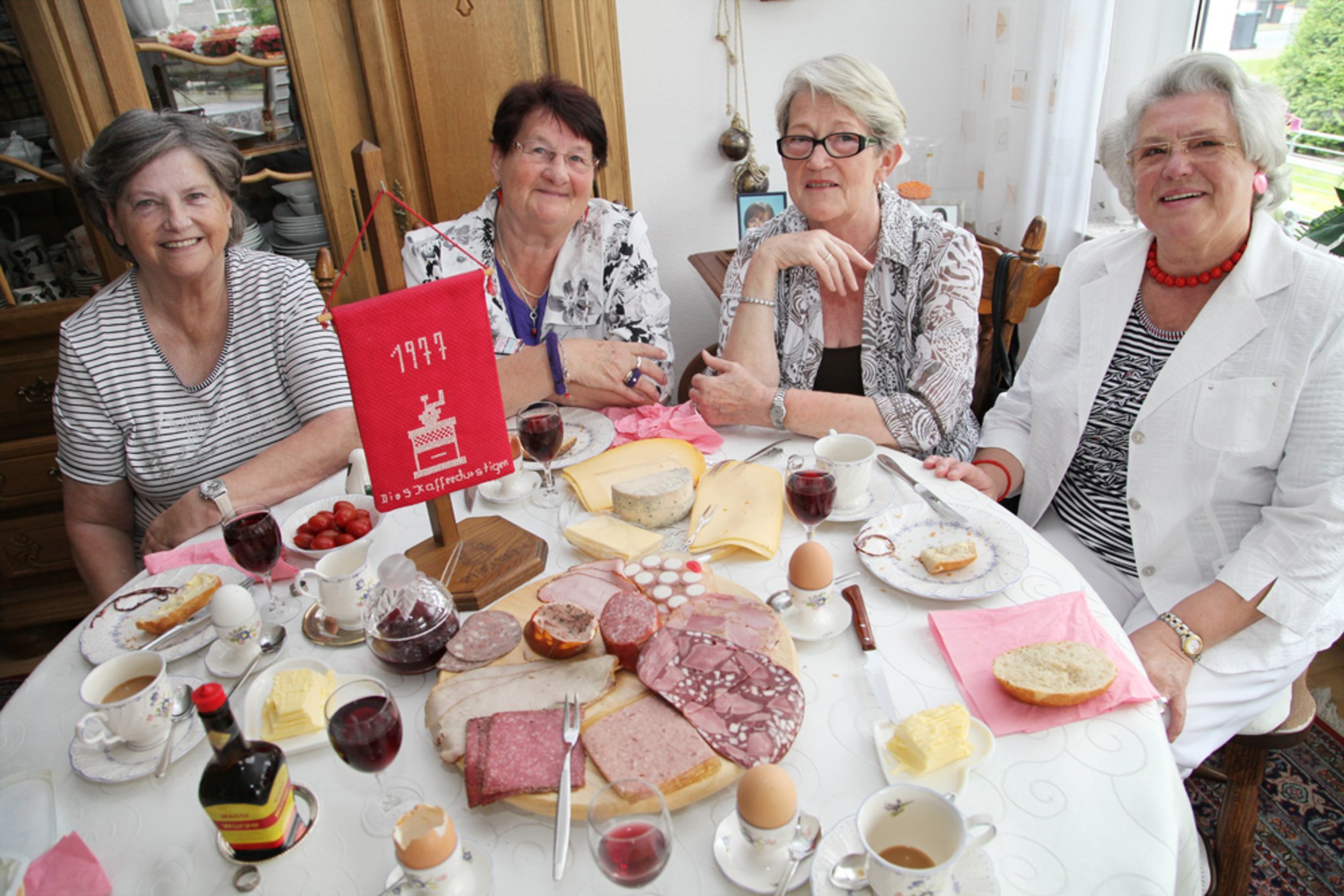 Männer, die frauen suchen, strömen