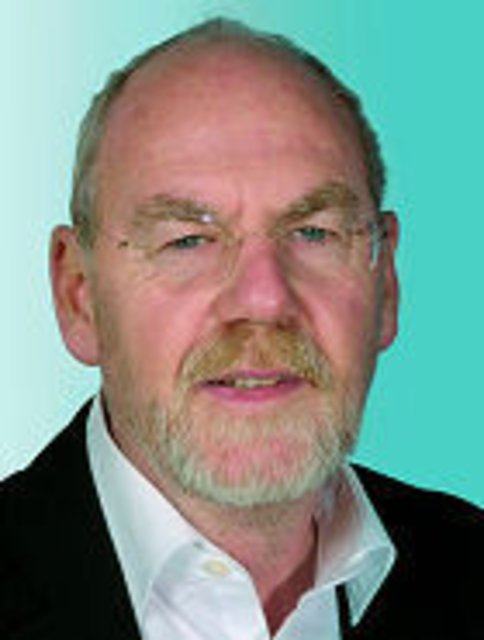 SPD-Ratsherr Hartmut Hohmann: Die Benennung von Straßen nach Personen ist bisher nicht geregelt. Es existiert ... eine lange Liste von Vorschlägen. Hier muss aus unserer Sicht ein grundsätzlicher Beschluss im ASPU gefasst werden, welche Voraussetzungen gegeben sein müssen, um eine Straße nach Personen zu benennen, damit zukünftig  Bürgern Orientierungen für entsprechende Vorschläge an die Hand gegeben werden können.