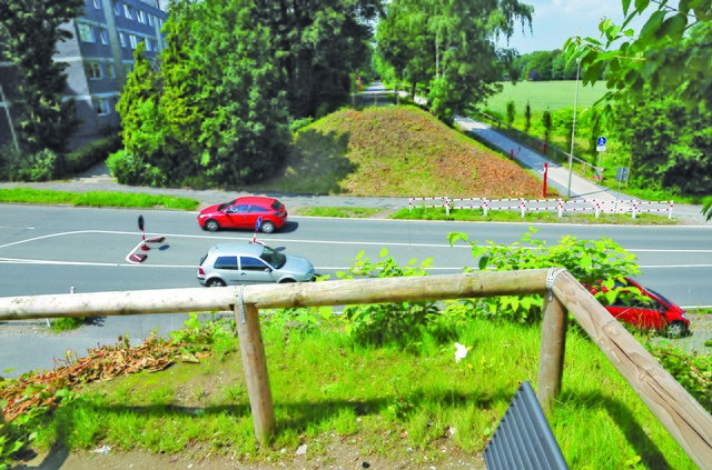 An der Abtskücher Straße baut der Kreis Mettmann eine Radwegebrücke, um die Gefahrenstelle zu beseitigen.